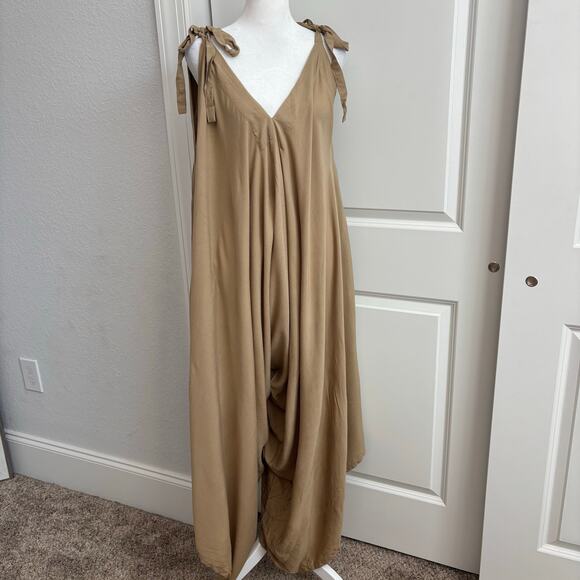 Style Park 1 Made in Bali Tan 100% Rayon Jumpsuit Boho Bohemian One Size - Picture 1 of 10